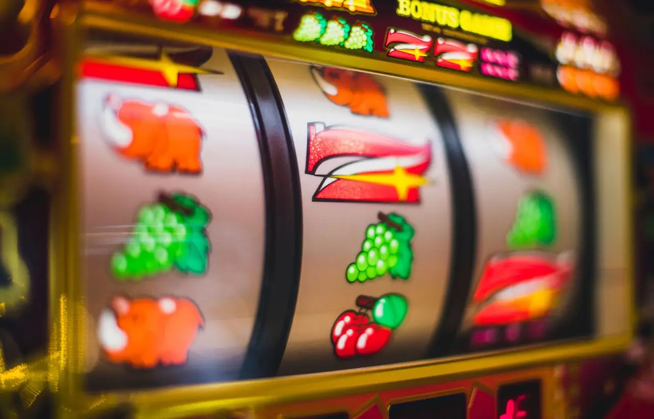 Il trucco segreto per vincere alle slot machine online: ecco cosa non vogliono farti sapere